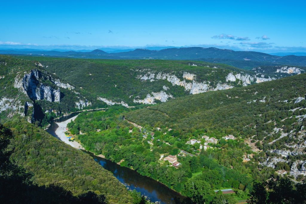 Destination Ardèche : des vacances de rêve à moins de 2h d'Avignon